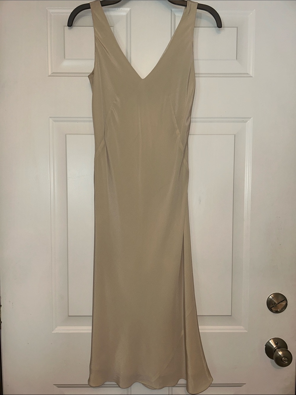 Banana Republic Silk Women’s V-Neck Slip Dress Sz 0 Beige Lagenlook Minimalist